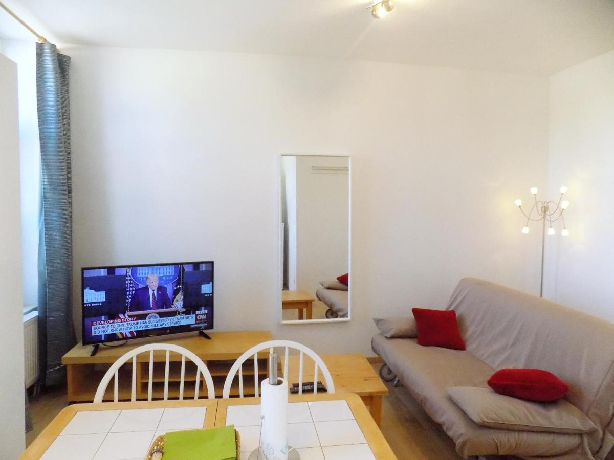 La Lodelinsartoise - Meuble De 3 Cles Apartment *