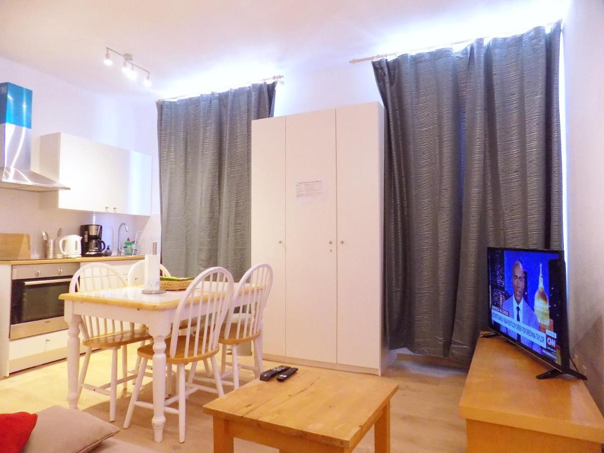 La Lodelinsartoise - Meuble De 3 Cles Apartment